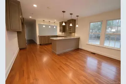 214 Downing Avenue, Sea Cliff, NY 11579 - Photo 9