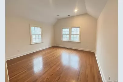 214 Downing Avenue, Sea Cliff, NY 11579 - Photo 15