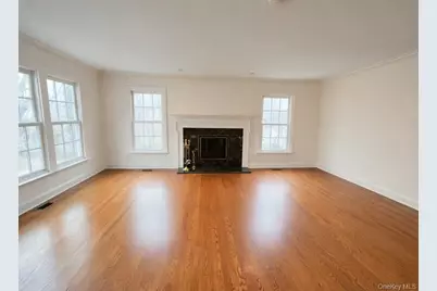 214 Downing Avenue, Sea Cliff, NY 11579 - Photo 5