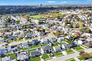 8 Table Ln, Hicksville, NY 11801 - Photo 43