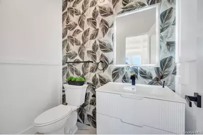 8 Table Lane, Hicksville, NY 11801 - Photo 35