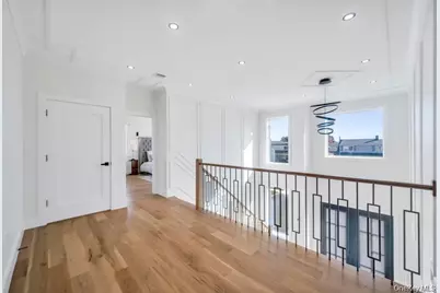 8 Table Lane, Hicksville, NY 11801 - Photo 37