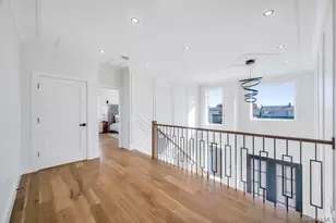 8 Table Ln, Hicksville, NY 11801 - Photo 37