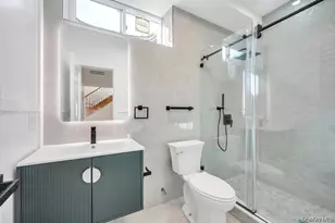 8 Table Ln, Hicksville, NY 11801 - Photo 33