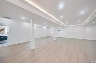 8 Table Ln, Hicksville, NY 11801 - Photo 39