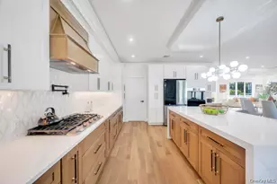 8 Table Ln, Hicksville, NY 11801 - Photo 7