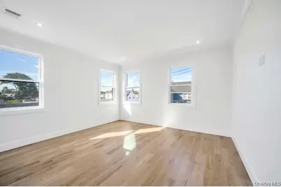 8 Table Lane, Hicksville, NY 11801 - Photo 23