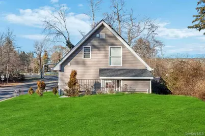 16 Oak Avenue, Flanders, NY 11703 - Photo 3