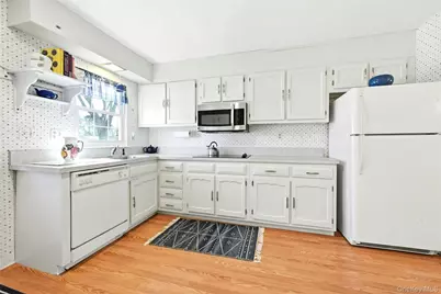 128D Exmore Court, Ridge, NY 11961 - Photo 5