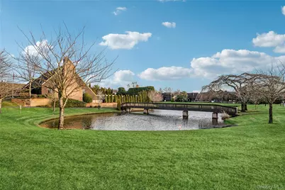 4 Southgate Circle, Massapequa Park, NY 11762 - Photo 3