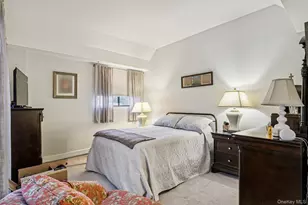 4 Southgate Cir, Massapequa Park, NY 11762 - Photo 19