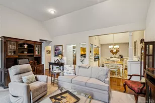 4 Southgate Cir, Massapequa Park, NY 11762 - Photo 9