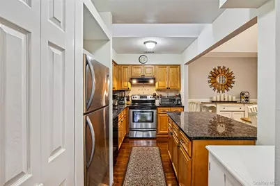 4 Southgate Circle, Massapequa Park, NY 11762 - Photo 17