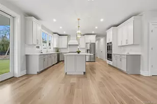 75 Crescent Ct, Wading River, NY 11792 - Photo 19