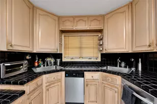 70-42 173rd St, Fresh Meadows, NY 11365 - Photo 9