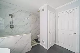 115 Willow Wood Dr, Oakdale, NY 11769 - Photo 19