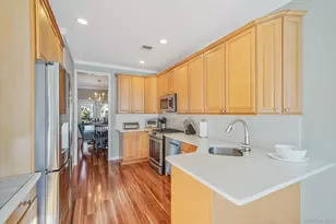 115 Willow Wood Dr, Oakdale, NY 11769 - Photo 5