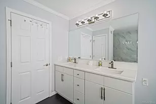 115 Willow Wood Dr, Oakdale, NY 11769 - Photo 21