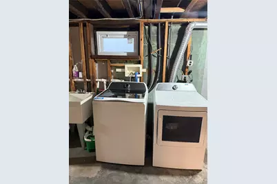 956 Cherry Lane, Floral Park, NY 11001 - Photo 15