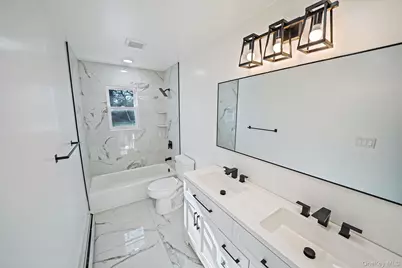 95 Berkshire Drive, Farmingville, NY 11738 - Photo 11