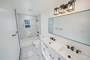 95 Berkshire Dr, Farmingville, NY 11738 - Photo 11