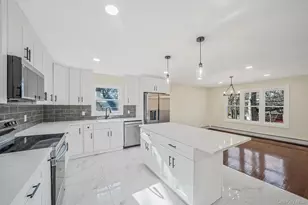 95 Berkshire Dr, Farmingville, NY 11738 - Photo 3