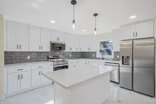 95 Berkshire Dr, Farmingville, NY 11738 - Photo 5