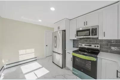 95 Berkshire Drive, Farmingville, NY 11738 - Photo 21