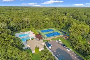 11 Cranberry Cir, Medford, NY 11763 - Photo 39