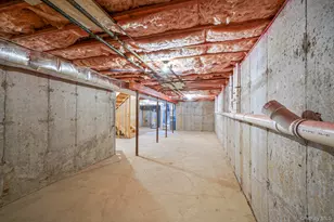 11 Cranberry Cir, Medford, NY 11763 - Photo 35