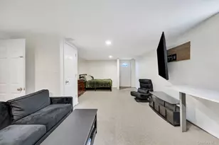 346 Victory Dr, Ronkonkoma, NY 11779 - Photo 31