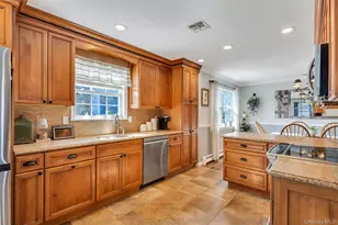 346 Victory Dr, Ronkonkoma, NY 11779 - Photo 13