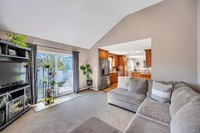 346 Victory Drive, Ronkonkoma, NY 11779 - Photo 17