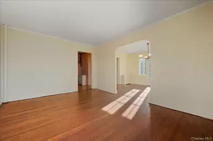 40 Franklin Ct, Garden City, NY 11530 - Photo 9