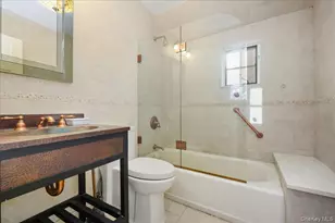 40 Franklin Ct, Garden City, NY 11530 - Photo 27