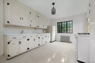 40 Franklin Ct, Garden City, NY 11530 - Photo 13