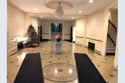 65 Lincoln Boulevard #D17, Long Beach, NY 11561 - Photo 1