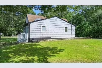 188 W End Avenue, Shirley, NY 11967 - Photo 3