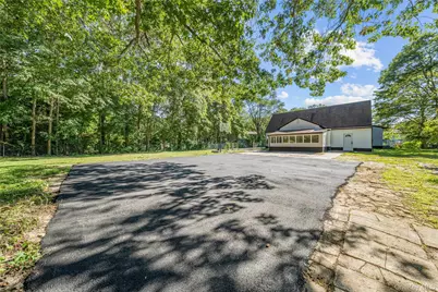 188 W End Avenue, Shirley, NY 11967 - Photo 33