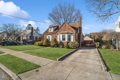 41 Goldenrod Avenue, Franklin Square, NY 11010 - Photo 3