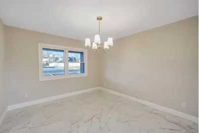 12 Chelmsford Drive, Wheatley Heights, NY 11798 - Photo 5