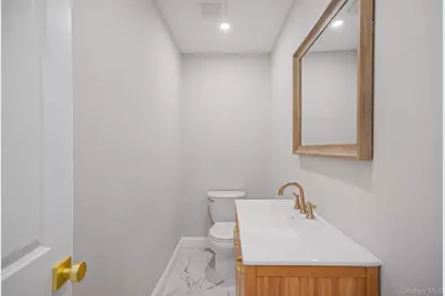 12 Chelmsford Drive, Wheatley Heights, NY 11798 - Photo 29