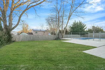 12 Chelmsford Drive, Wheatley Heights, NY 11798 - Photo 31