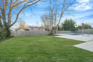 12 Chelmsford Dr, Wheatley Heights, NY 11798 - Photo 31