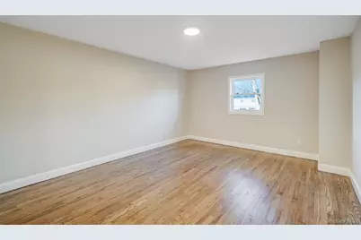 12 Chelmsford Drive, Wheatley Heights, NY 11798 - Photo 21