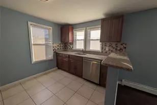 94 Underhill Ave, Roosevelt, NY 11575 - Photo 7