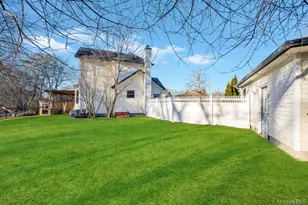 20 Tulip Ct, Moriches, NY 11955 - Photo 9