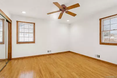 4 Oakley Drive, Huntington Station, NY 11746 - Photo 15