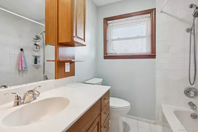 4 Oakley Drive, Huntington Station, NY 11746 - Photo 9