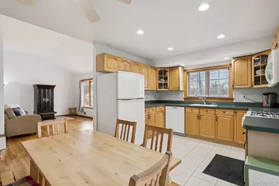 4 Oakley Drive, Huntington Station, NY 11746 - Photo 7